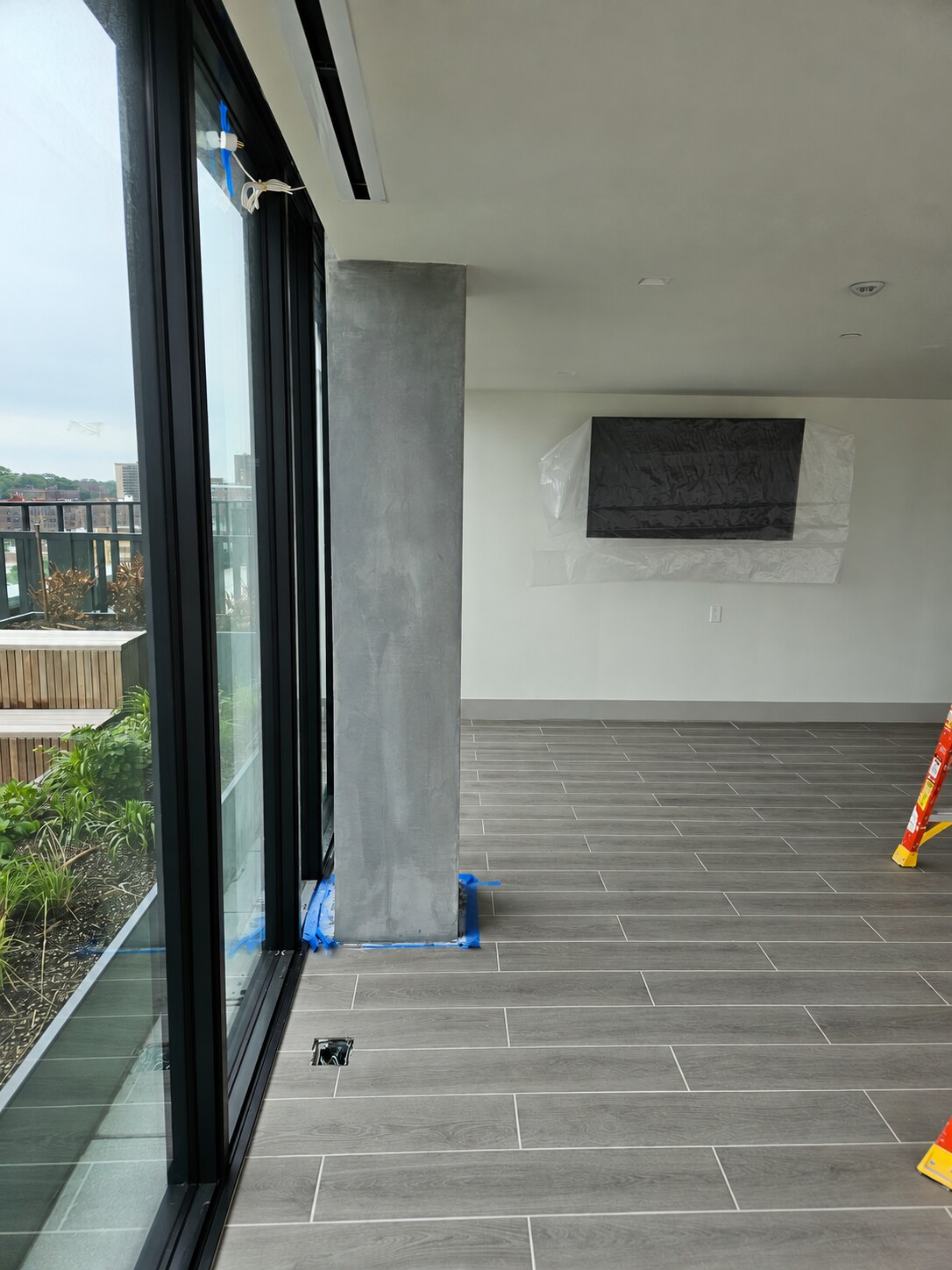 90Ninety amenities and basketball court - photograph 1